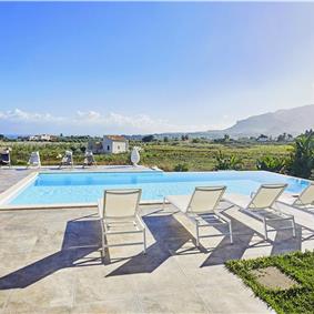 4  bedroom villa with pool, Scopello, sleeps 8